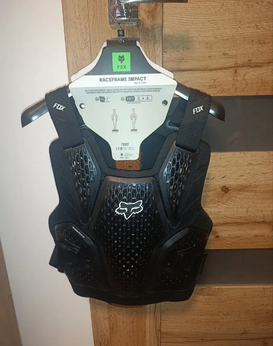 Chránič chrbtice a hrudníka FOX raceframe d3O