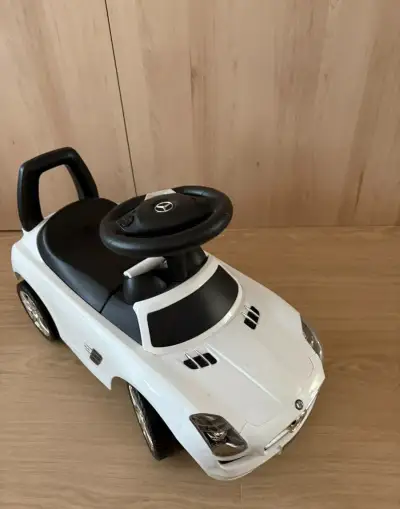 Detské odrážadlo Mercedes-Benz SLS AMG – biele, so zvukmi