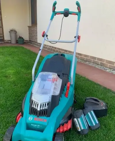 aku kosačka Bosch Rotak 37, 2x aku36V/2,6Ah