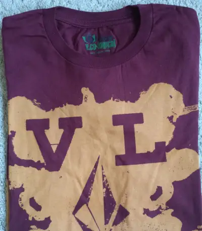 Tricko VOLCOM bordove , velkost S , uplne nove s visackami