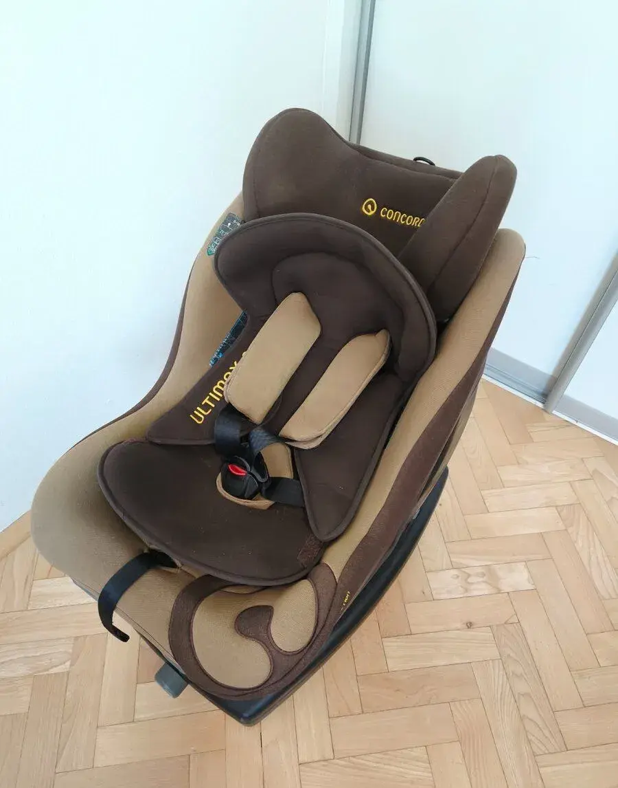 Autosedačku Concord ultimax 3(0-18kg,ISOFIX)
