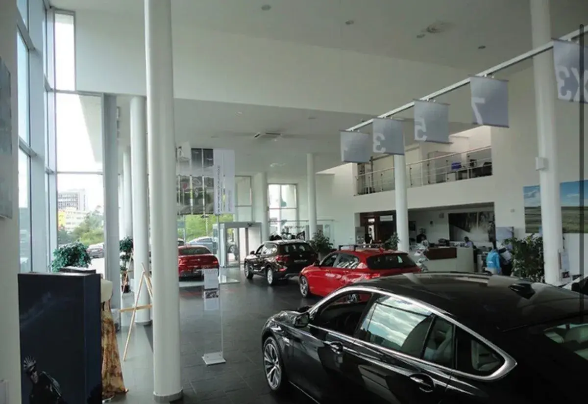 SHOWROOM BMW V BB O C.ROZLOHE 6920M2