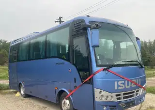 Isuzu autobus