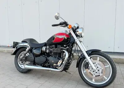 TRIUMPH 800 SPEEDMASTER….2003….PEKNÝ ZACHOVALÝ STAV