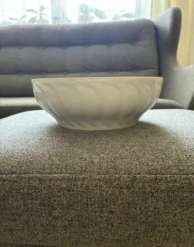 Stará hrubostenná porcelánová misa