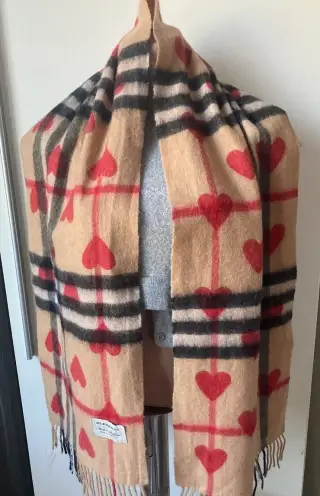 Luxusný kašmírový šal Burberry
