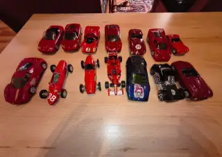 Zberateľské modely autíčok Ferrari (13 ks) – Shell kolekcia
