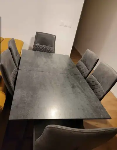 Jedálenský stôl rozkladací + stoličky