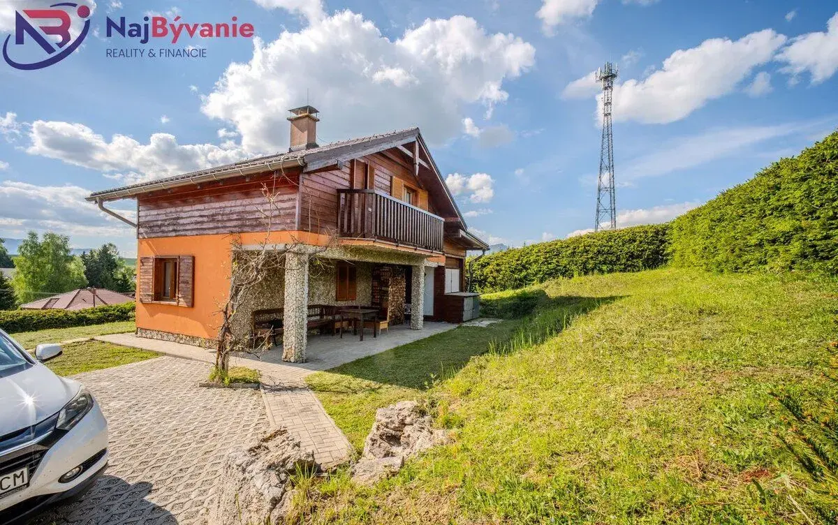 Rekreačná chata - Liptovské Sliače s pozemkom 4 464 m²