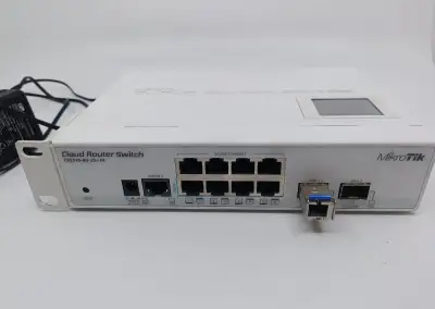 MikroTik CRS210+ SFP (výborný stav) smart switch / router