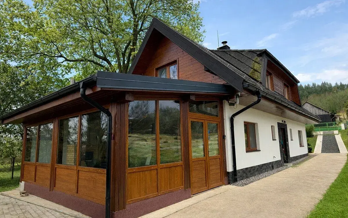 NA PREDAJ CHATA / RODINNÝ DOM V OBCI BOBROVNÍK – LIPTOVSKÁ M