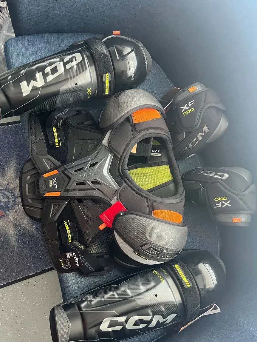 chranice CCM Tacks XF Pro