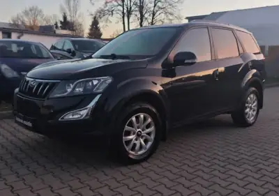 Mahindra XUV XUV500 7 miestná verzia na vozidle