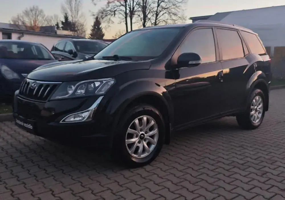 Mahindra XUV XUV500 7 miestná verzia na vozidle