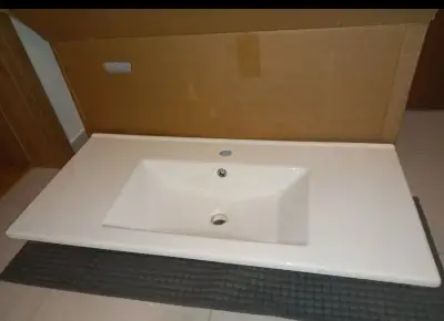 Umývadlo ARTE 100cm nove