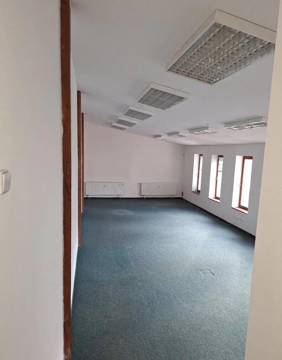 Administratívne priestory v podkroví s klimtizáciou