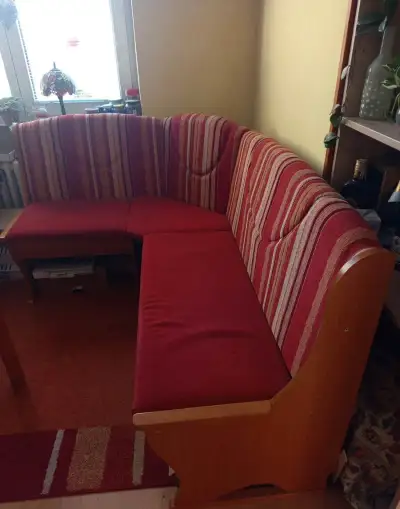 Rohová lavica s úložným priestorom