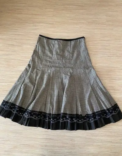 Elegantná sukňa