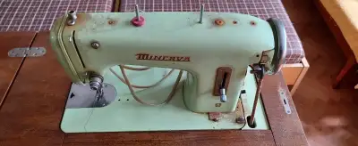 Minerva šijacia mašina
