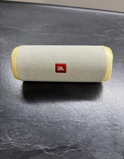 Jbl flip 4 White