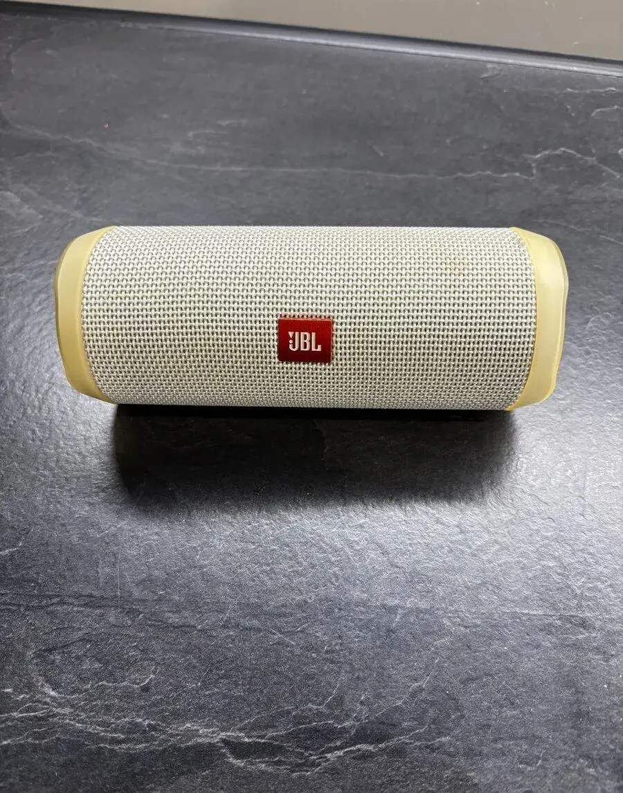 Jbl flip 4 White