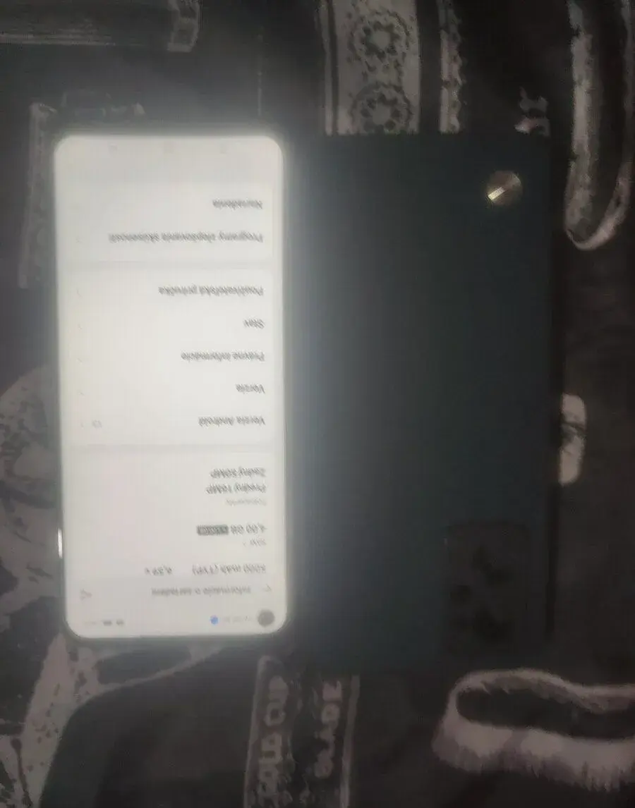 Realme 9i.