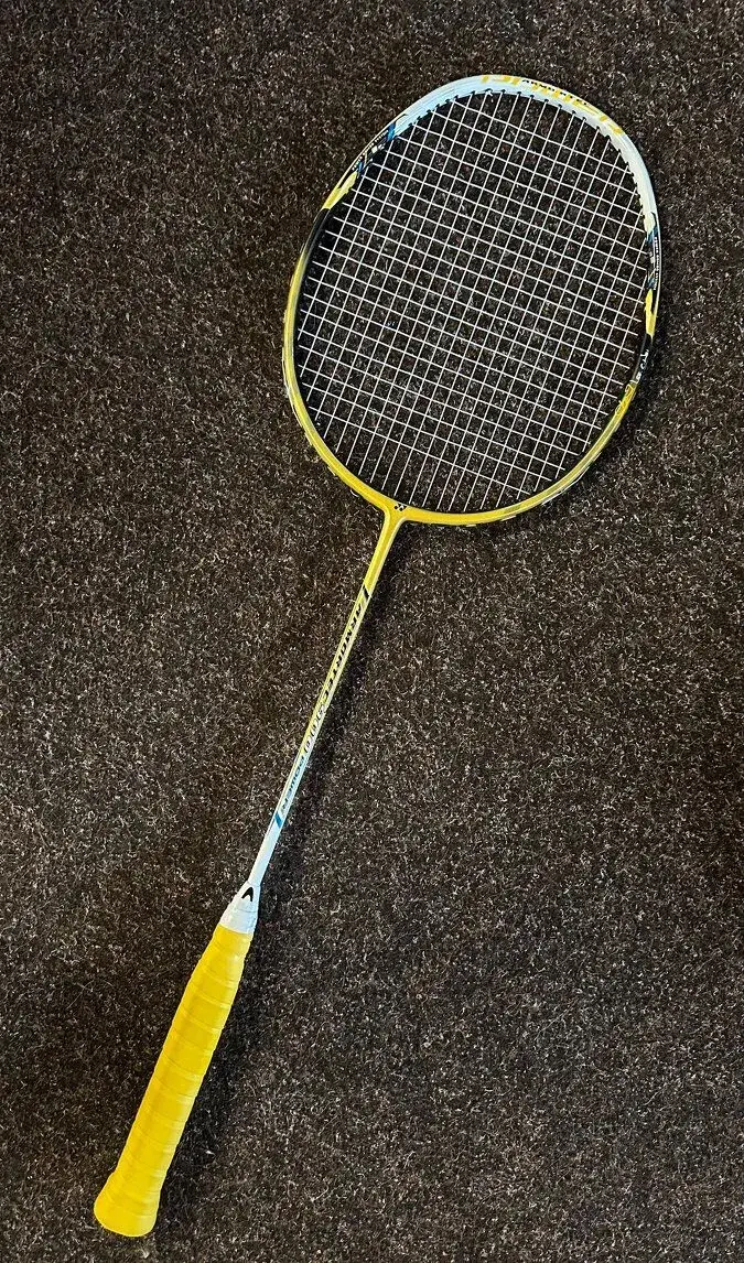 Yonex armortec 900 power lcw edícia