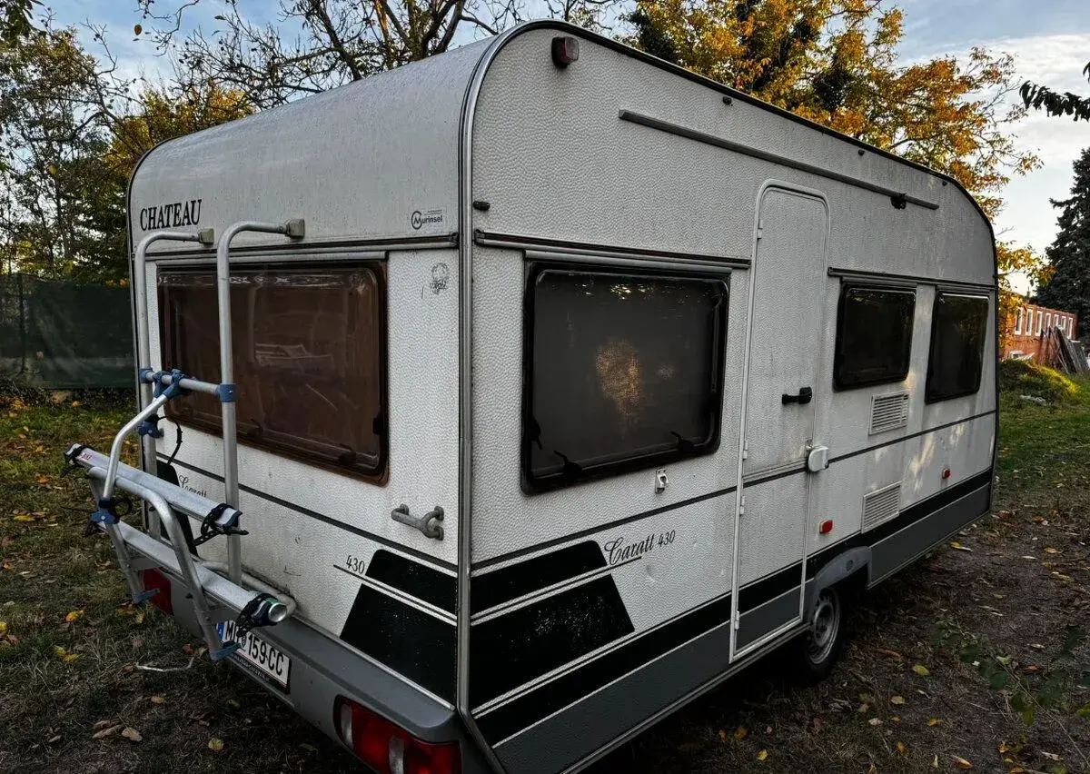 OBYTNÝ KARAVAN