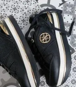 GUESS vel.38