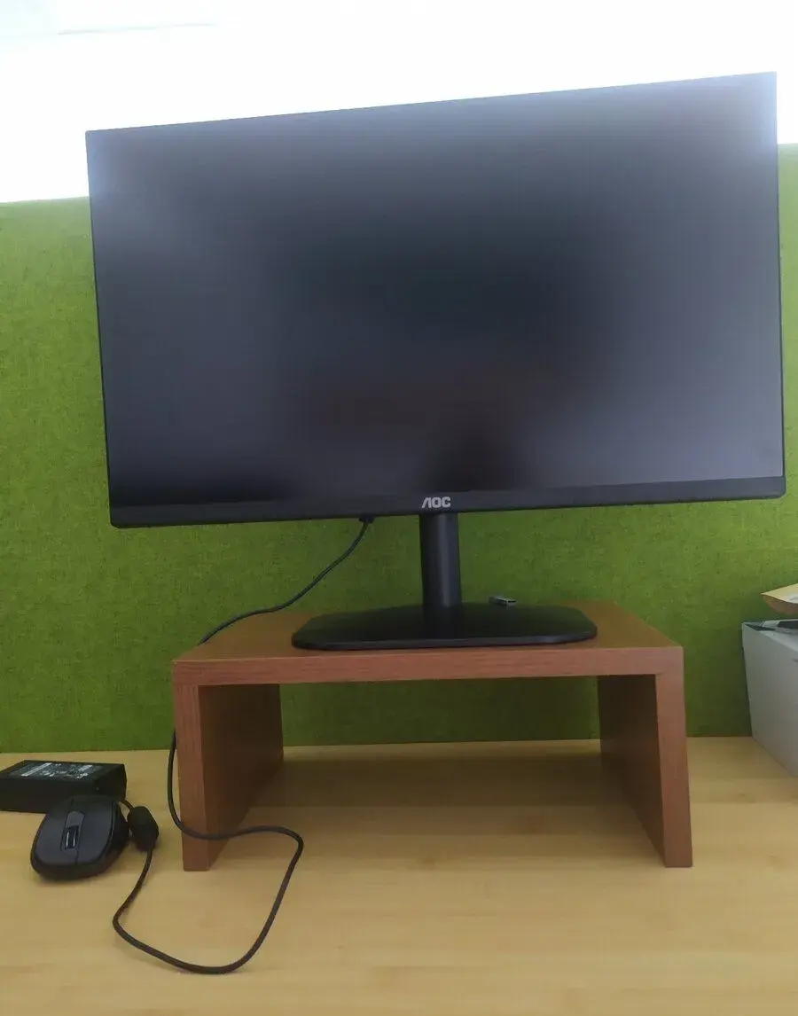 Podstavec pod monitor