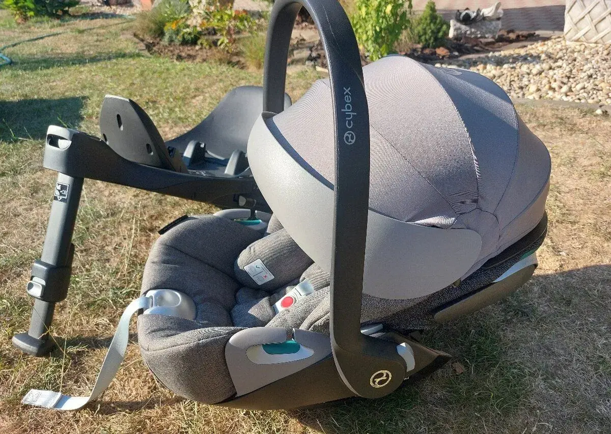 Vajíčko CYBEX platinum Z2 cloud + otočná základňa