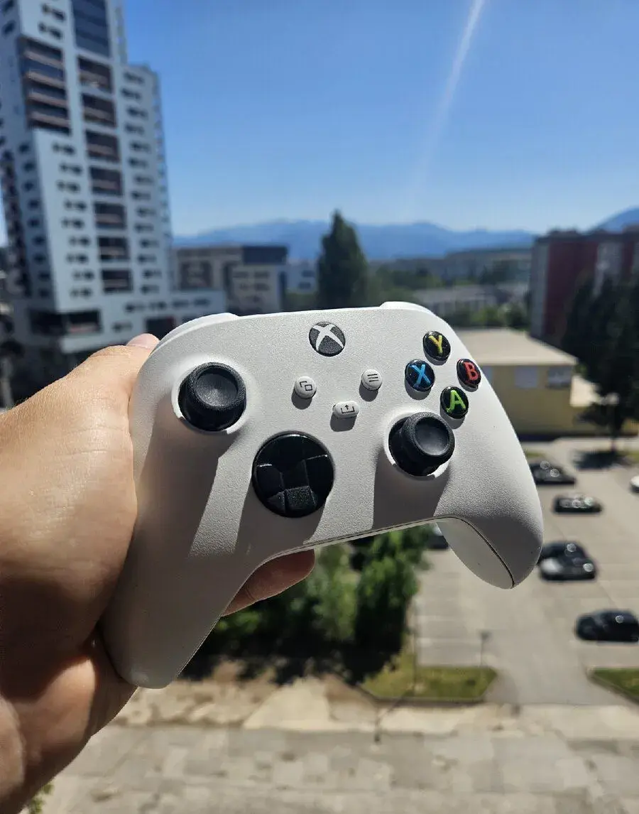 Xbox Wireless Controller – biely