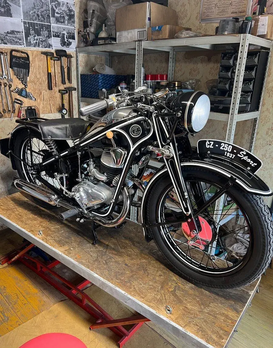 Jawa nsu triumph simson motoguzi solex Čz cz gilera Sertum