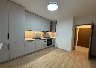 Čerstvo zrekonštruovaný 1-izbový byt s balkónom do prenájmu