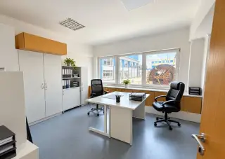 Kancelária | 20,3m2 | v súkromnom areáli, Južná Trieda