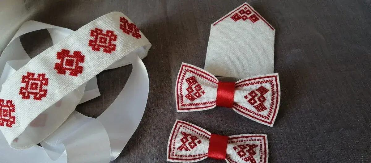 Svadobný motýlik, vreckovka do saka