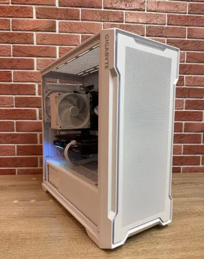 Herné PC: Ryzen 5 5600, RX 9060 XT, 16GB RAM, 512gb nvme
