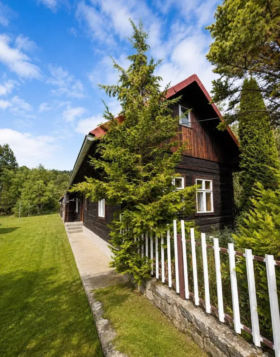 DREVENICA s veľkým pozemkom 1417m2 v Liptovskej Anne