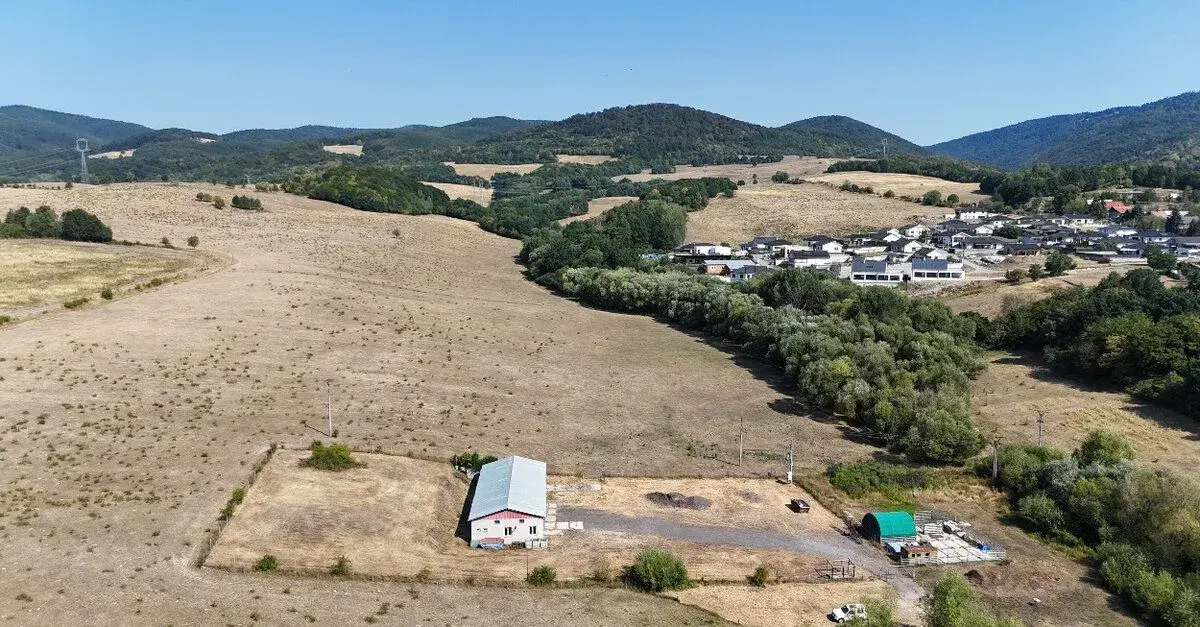 KOMERČNÝ AREÁL (4109 m²) S VLASTNÝM PRÍSTUPOM OKRES ZH