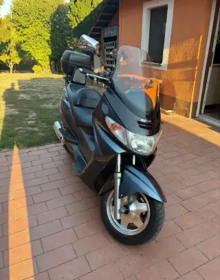 Suzuki Burgman 400