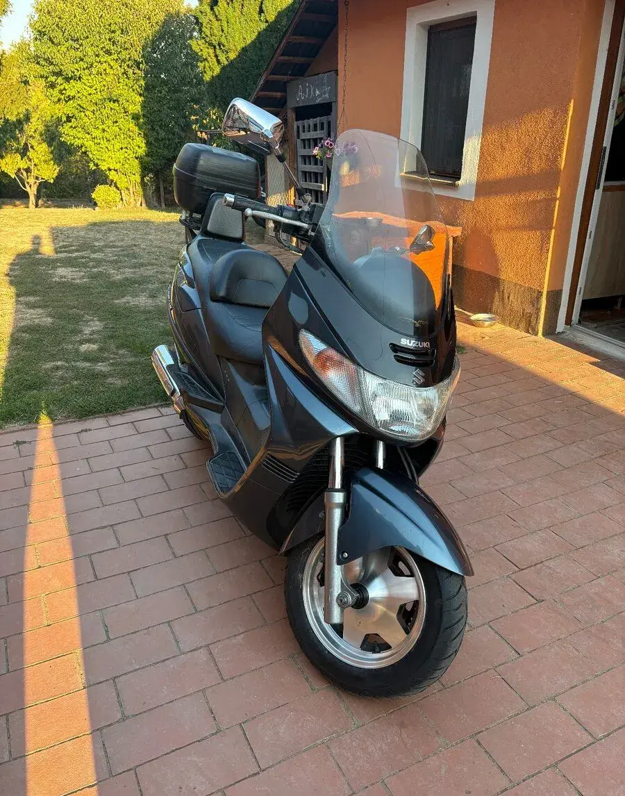 Suzuki Burgman 400