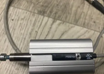 Rexroth vzduchovy valec so senzorom Festo zdvih 16mm