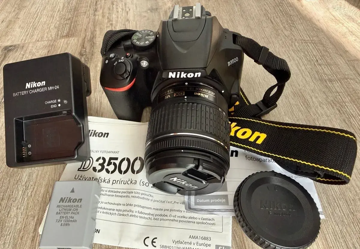 Nikon D3500 + Nikon 18–55 mm DX VR