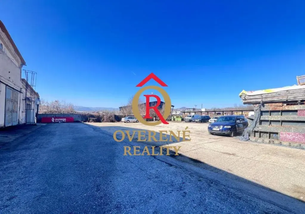 Na prenájom oplotené parkovisko 900 m² - Banská Bystrica/ča