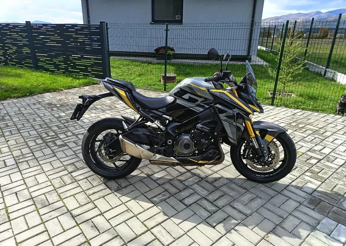 Suzuki GSX-S1000
