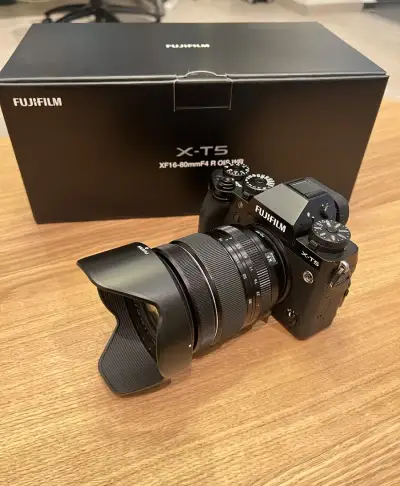 Fujifilm X-T5 + Fujinon XF 16–80 mm f/4 R O