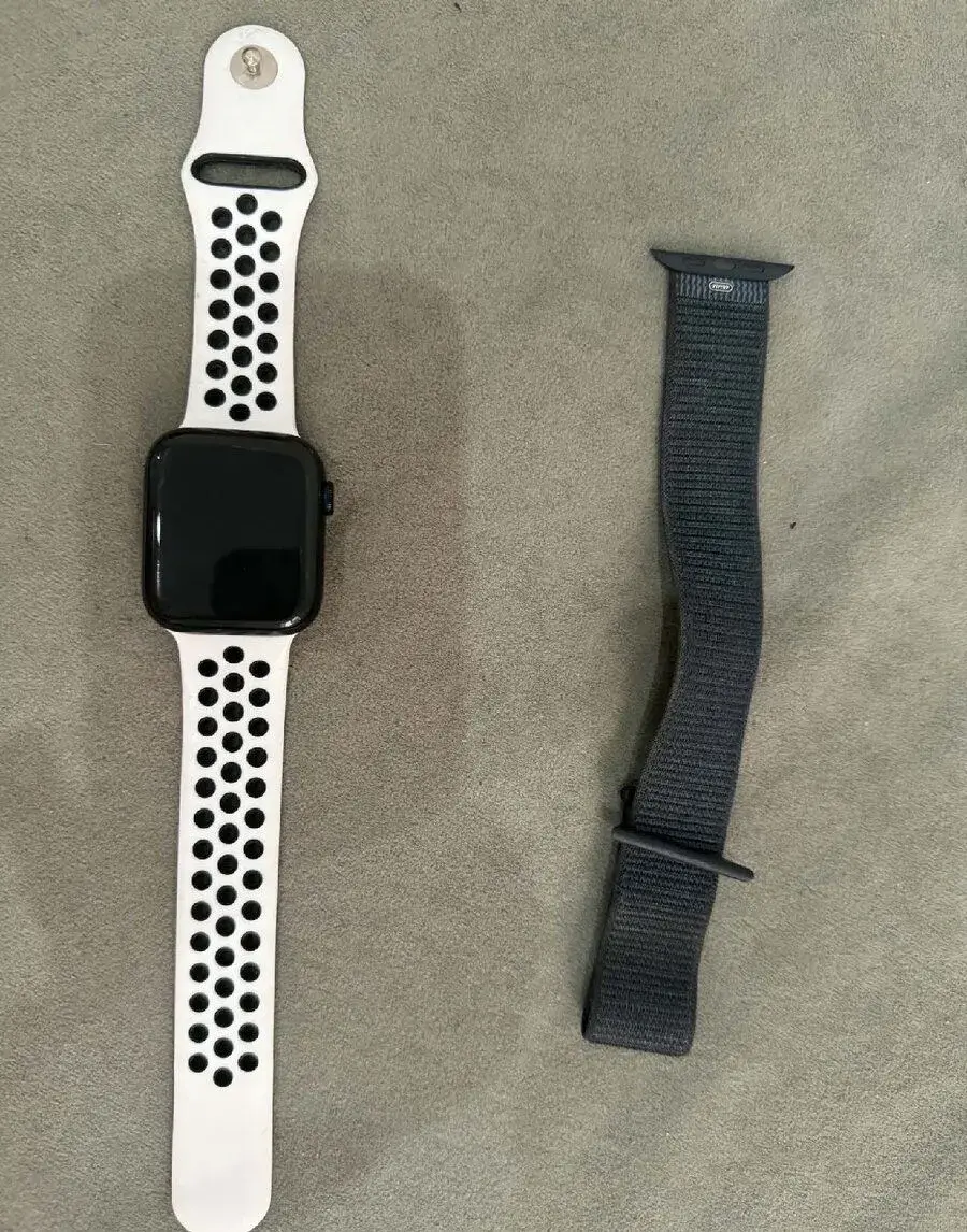 Inteligentné hodinky Apple Watch SE 2024 GPS