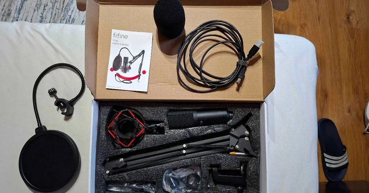 USB mikrofón FIFINE T732 – kompletný set