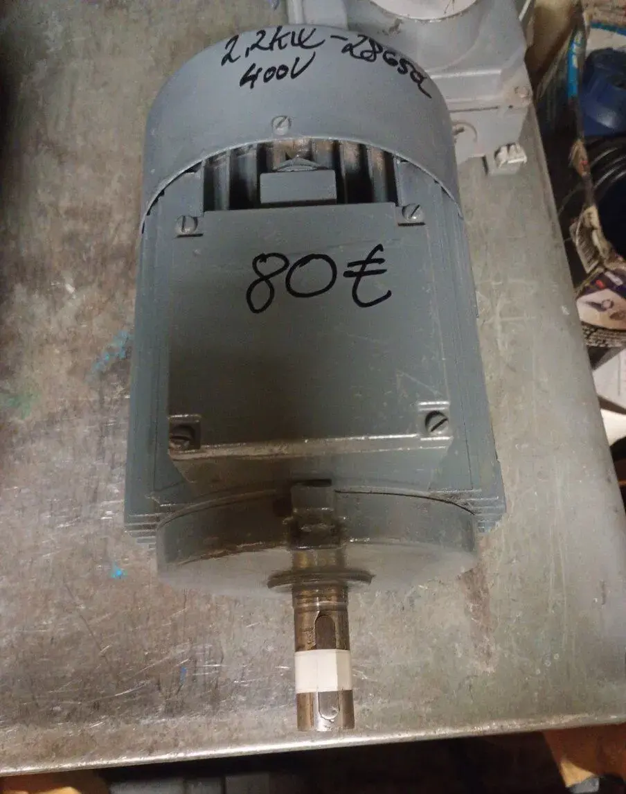 2,2kw trojfázový elektromotor.