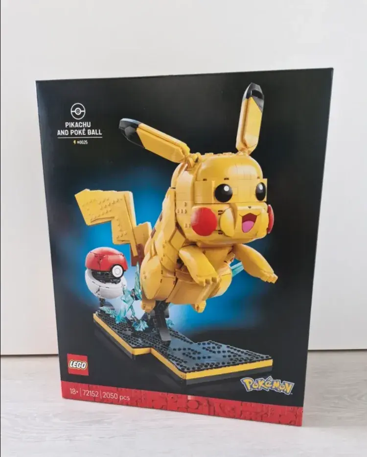 LEGO x Pokémon Pikachu and Poké Ball